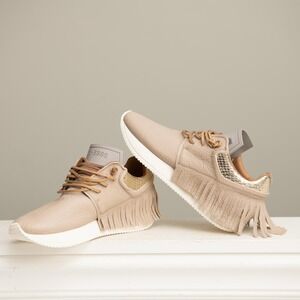 ESSE UT ESSE Leather Fringe Sneakers NWOT Snakeskin Accent Italian Luxury Chic